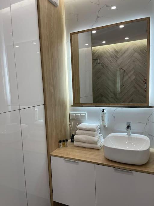 Apartment Forum Wola Fine